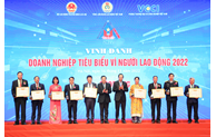 Tân Cảng Sài Gòn nhận giải thưởng “Doanh nghiệp tiêu biểu vì người lao động”
